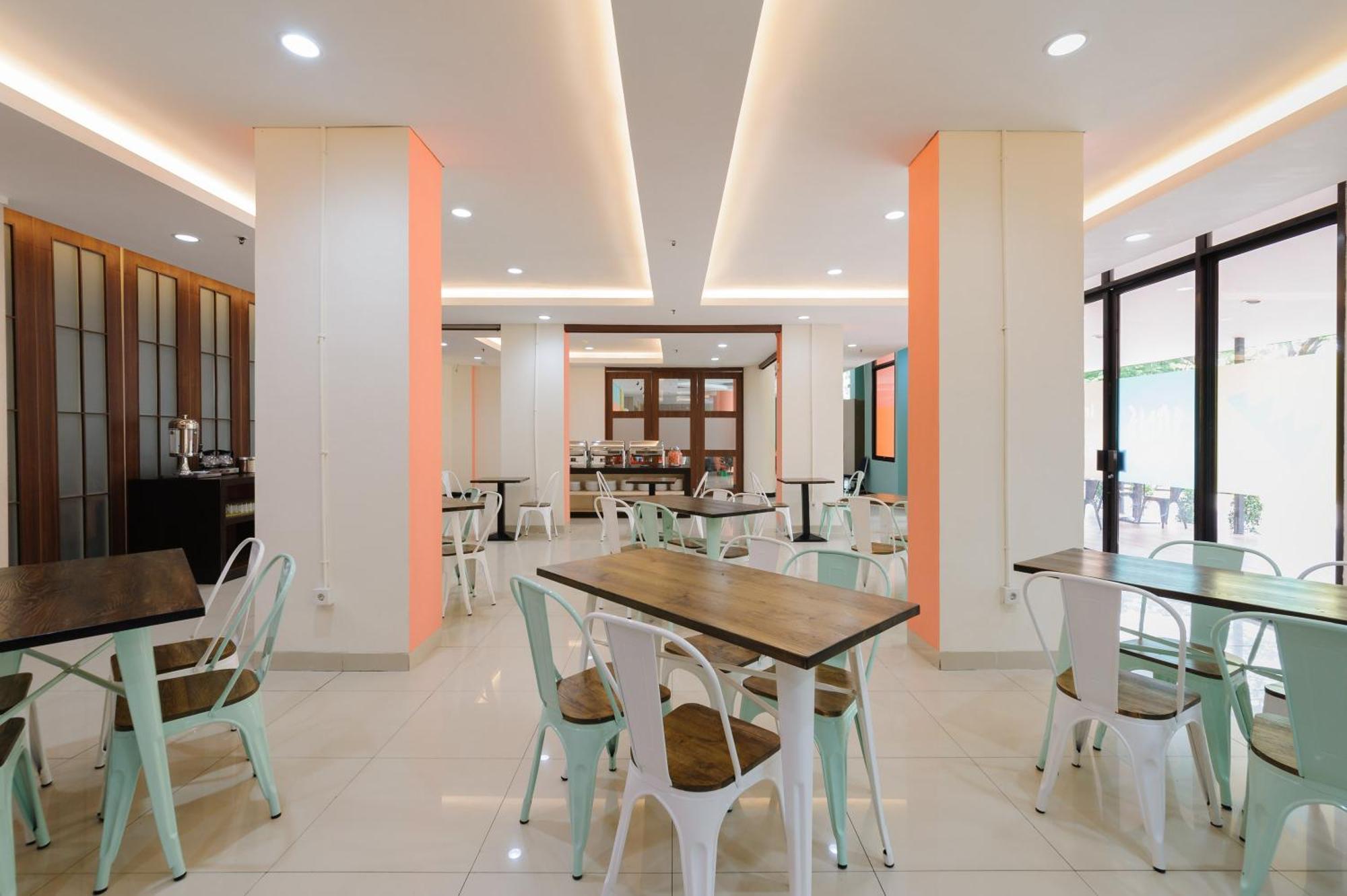 Sans Hotel Green Bekasi By Reddoorz Extérieur photo