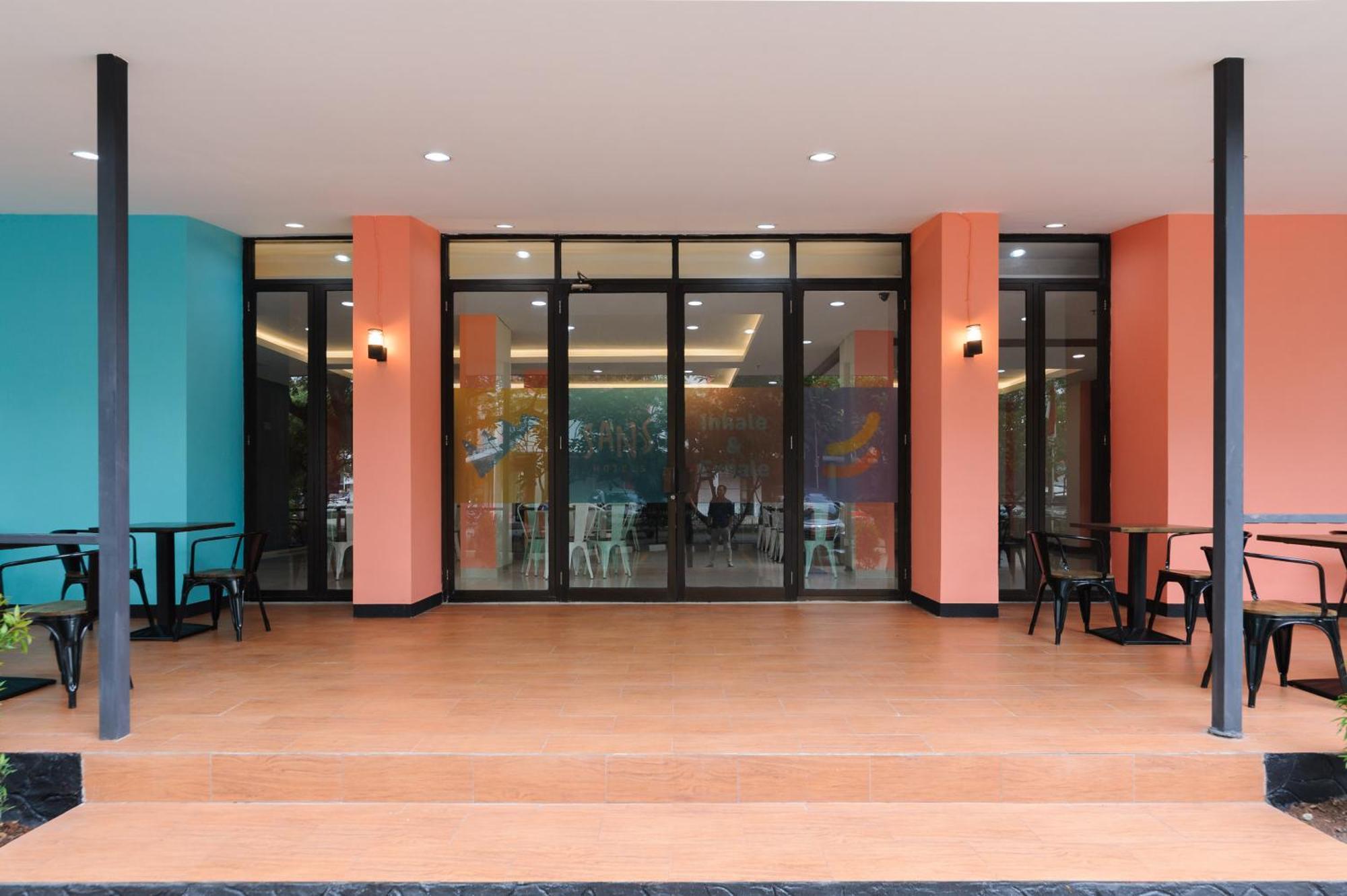 Sans Hotel Green Bekasi By Reddoorz Extérieur photo