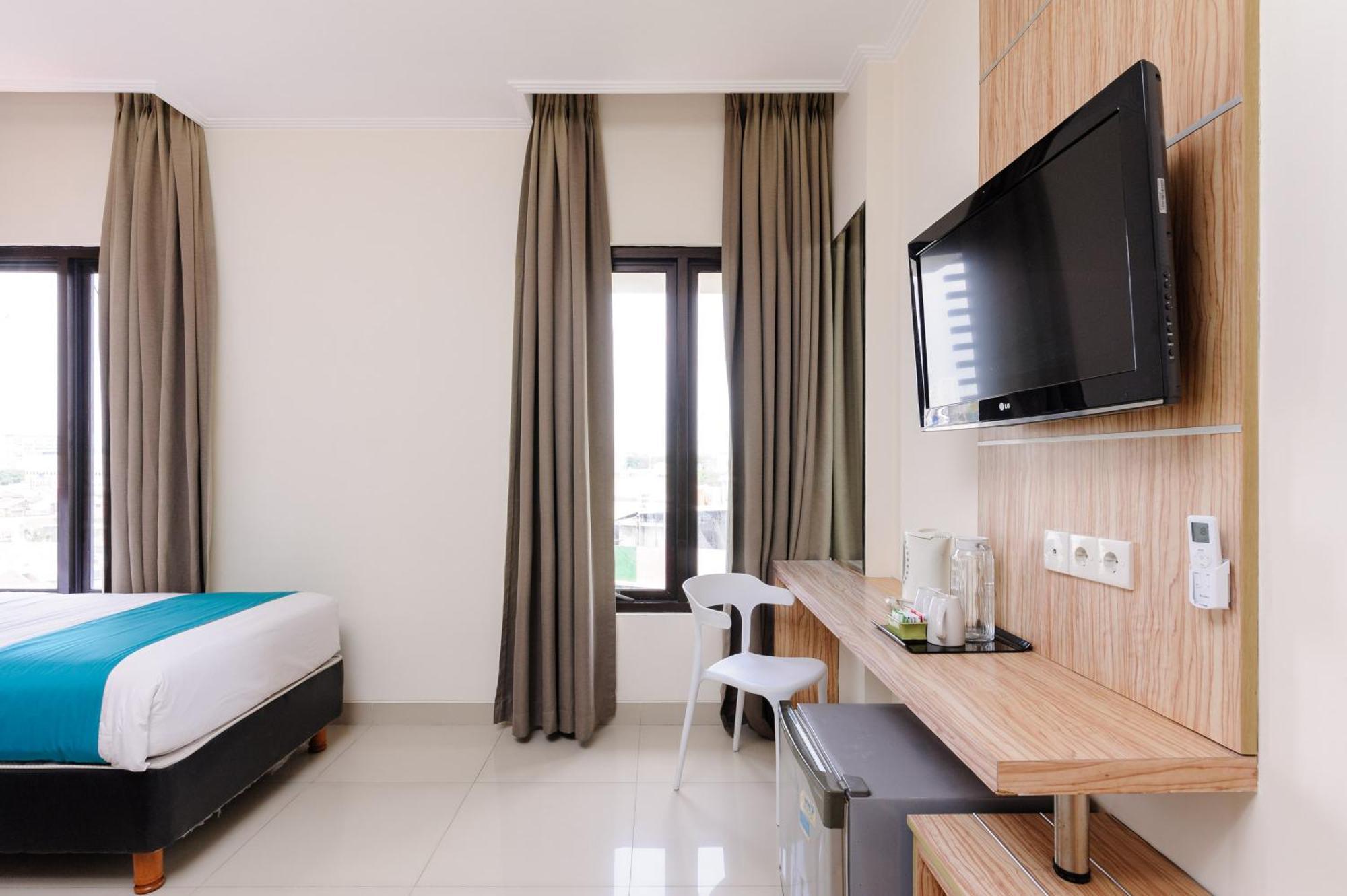 Sans Hotel Green Bekasi By Reddoorz Extérieur photo